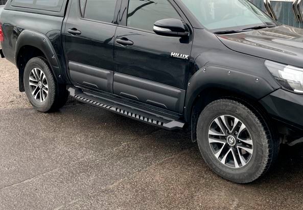 Подножки металлические Tamsan Toyota Hilux 2015+ фото