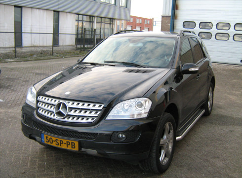 Подножки для MERCEDES-BENZ ML W 164 05-11 порог листом от Tamsan фото