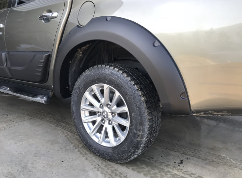 Расширители арок для Fiat Fullback от Safari фото