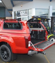 Кунг Isuzu D-Max 2016-2021 Aeroklas со стеклами вверх фото