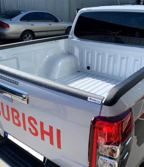 Накладки на борта кузова Mitsubishi L200 2019+ фото