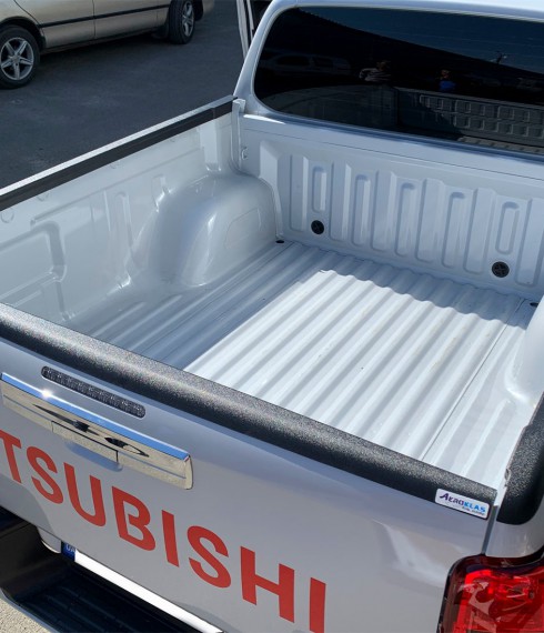 Накладки на борта кузова Mitsubishi L200 2019+ фото