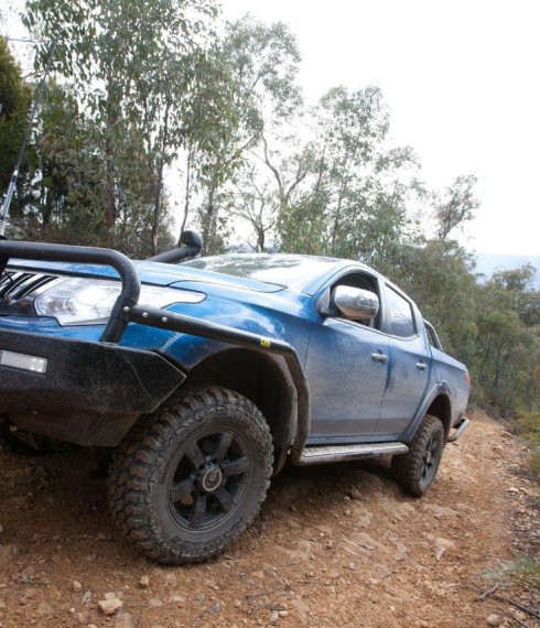 Боковая защита крыла Mitsubishi L200 2016+TJM фото