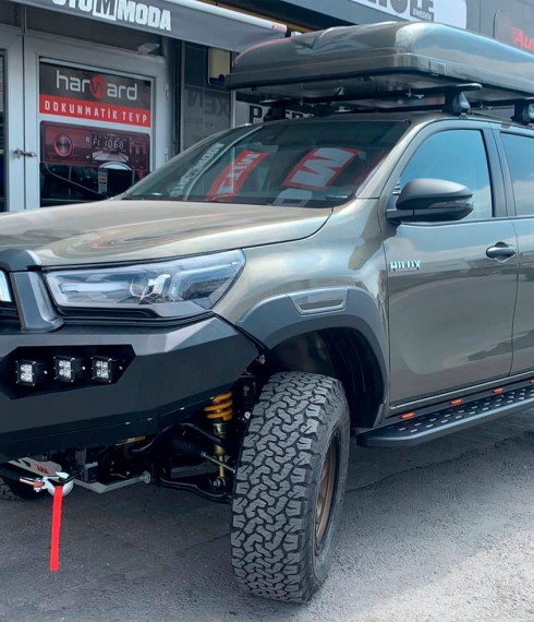 Передний бампер металлический Toyota Hilux 2015+ Tamsan фото