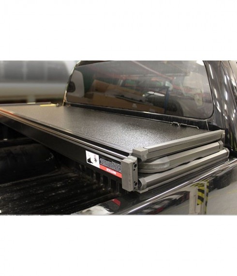 Трехсекционная крышка Toyota Hilux 2015+ Extang модель Solid Fold фото