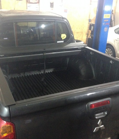 Ролета Roll-N-Lock для кузова Mitsubishi L200 Long Bed 2012-2015 фото