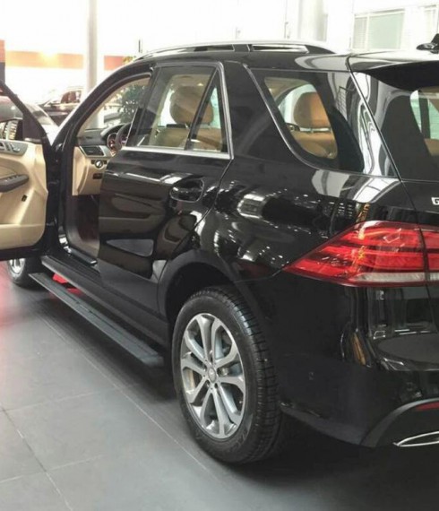 Боковые подножки с электроприводом E-Board для Mercedes GLE 2015-2018 фото