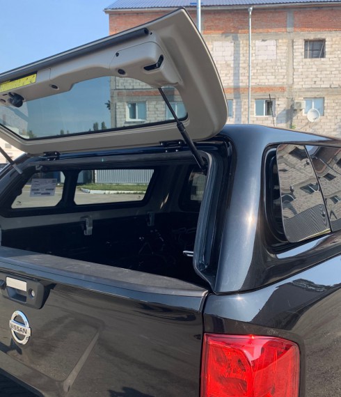 Кунг  Nissan Navara 2019+ Aeroklas с окнами на проветривание фото