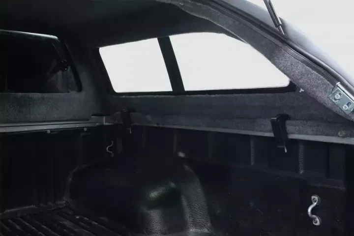 Кунг на Toyota Hilux 2015-2024 Fixed Window Canopy фото
