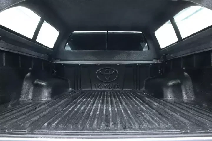 Кунг на Toyota Hilux 2015-2024 Fixed Window Canopy фото