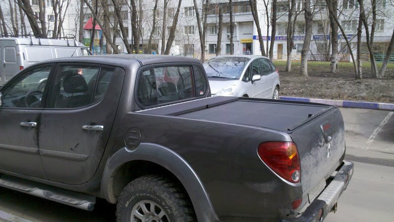 Ролета Roll-N-Lock для кузова Mitsubishi L200 2005-2012 фото