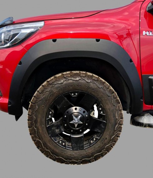 Расширители крыльев с фальш болтами Safari Toyota Hilux 2015+ фото