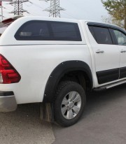 Расширители крыльев с фальш болтами Safari Toyota Hilux 2015+ фото