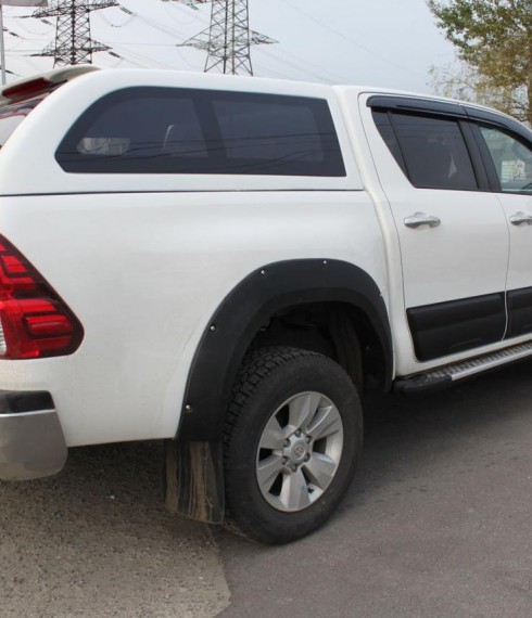 Расширители крыльев с фальш болтами Safari Toyota Hilux 2015+ фото
