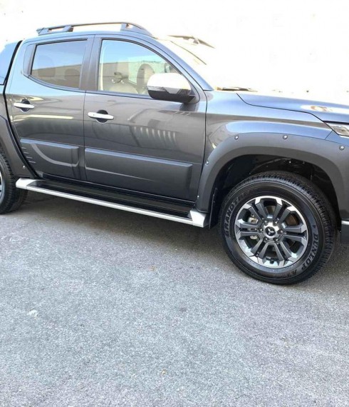 Расширители крыльев Mitsubishi L200 2019+ Safari с фальш болтами фото