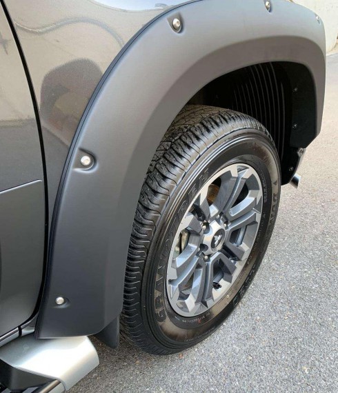 Расширители крыльев Mitsubishi L200 2019+ Safari с фальш болтами фото