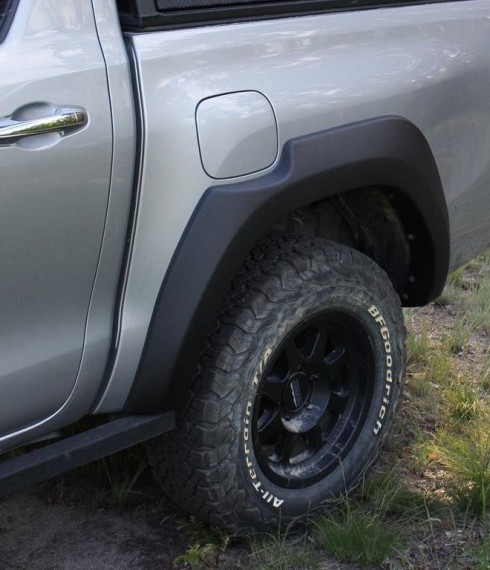 Расширители крыльев EGR Toyota Hilux 2018+ фото