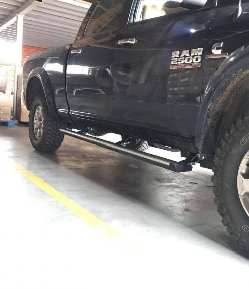 Выдвижные подножки с электроприводом Dodge Ram 2019+ E-Board фото