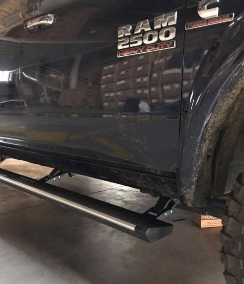 Выдвижные подножки с электроприводом Dodge Ram 2019+ E-Board фото