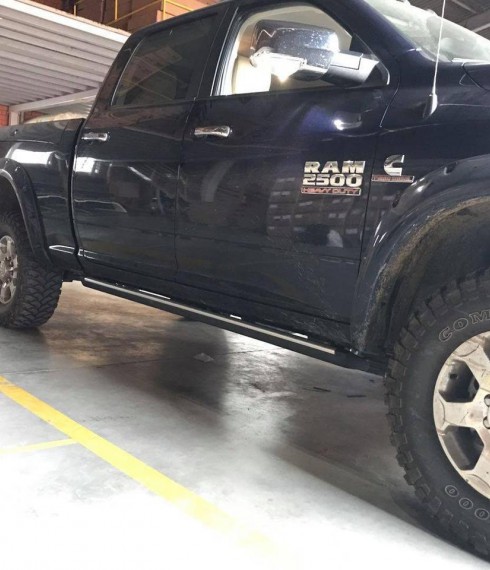 Выдвижные подножки с электроприводом Dodge Ram 2019+ E-Board фото