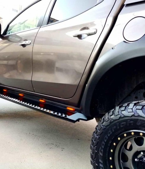 Подножки боковые металлические Tamsan Mitsubishi L200 2019+ фото