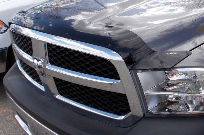 Дефлектор капота Formit Dodge Ram 2009-2019 глянцевый фото