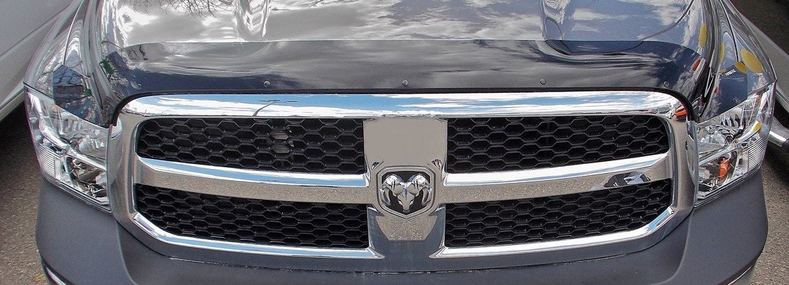 Дефлектор капота Formit Dodge Ram 2009-2019 глянцевый фото