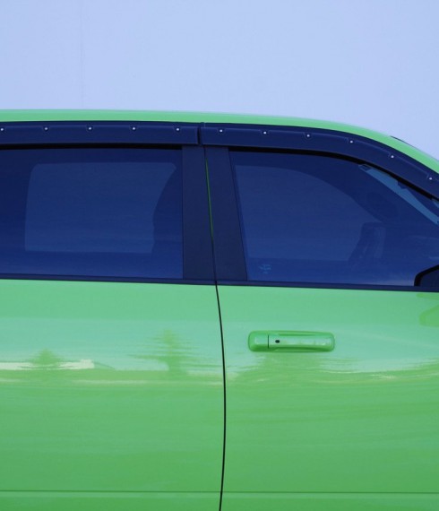 Ветровики с болтами Formit Dodge RAM 2009-2018 фото