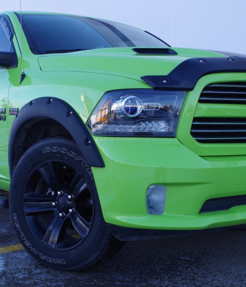 Ветровики с болтами Formit Dodge RAM 2009-2018 фото