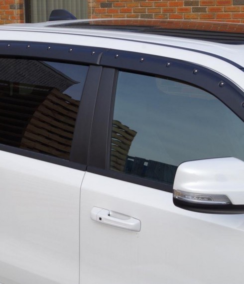 Ветровики с болтами Formit Dodge Ram 2019+ фото