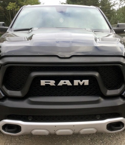Дефлектор капота Formit Dodge Ram 2019+ глянцевый фото