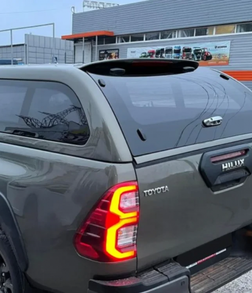 Кунг на Toyota Hilux 2015-2024 Fixed Window Canopy фото