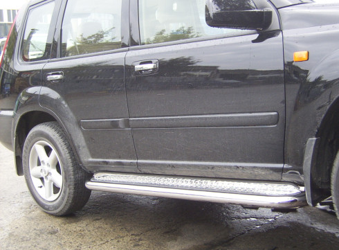 Подножки для Nissan X-Trail 2001-2007 порог листом фото