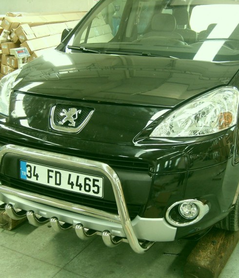 Кенгурятник низкий с грилем на Peugeot Partner 2008+ фото