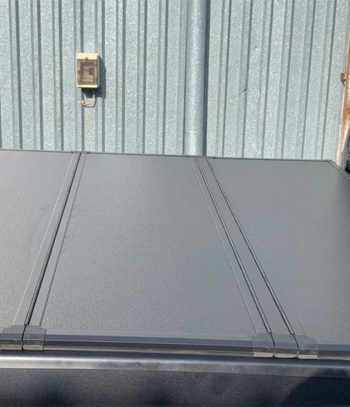Крышка кузова из трех секций AR Design Nissan Navara 2005-2015 фото