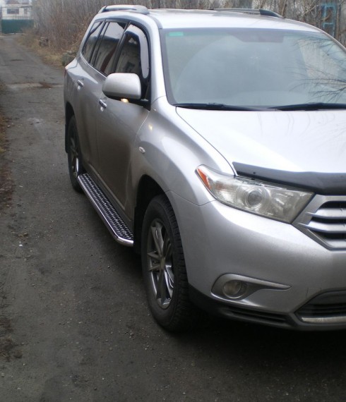 Пороги с листом (площадка) на Toyota Highlander UATUNING фото