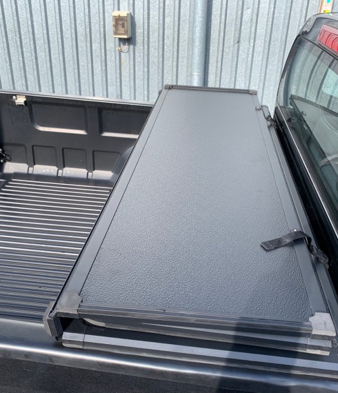 Крышка кузова из трех секций AR Design Nissan Navara 2005-2015 фото