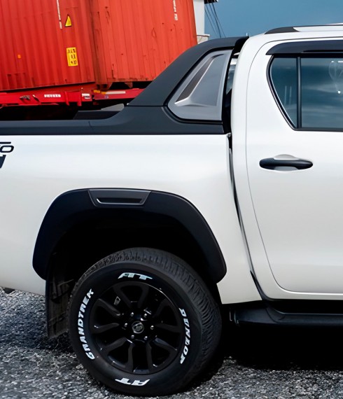 Спойлер в кузов Toyota Hilux Rocco 2020+ AR Design фото