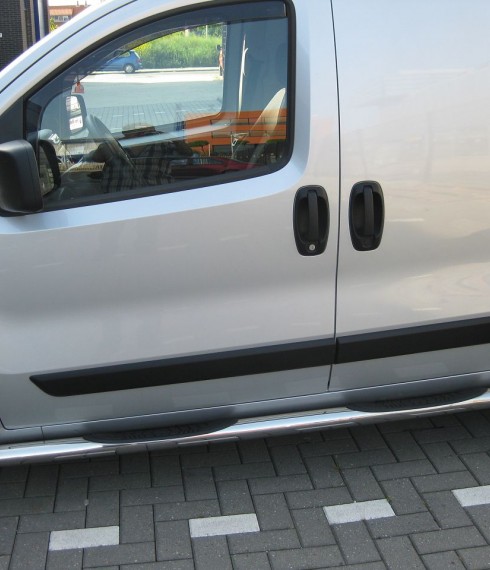 Пороги труба с проступью на Peugeot Bipper 2008+ фото