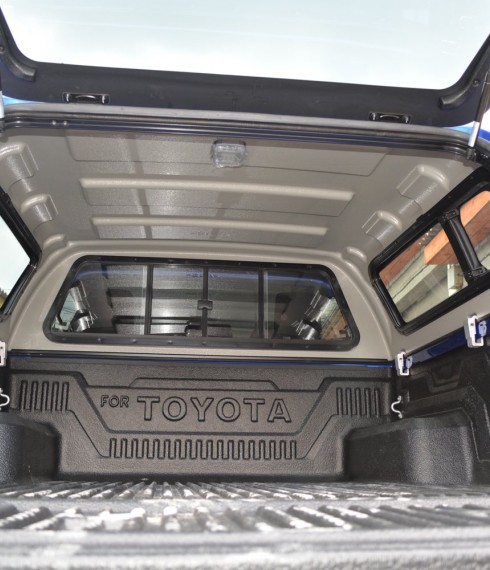 Кунг Toyota Hilux 2015+ Aeroklas с окнами на проветривание фото