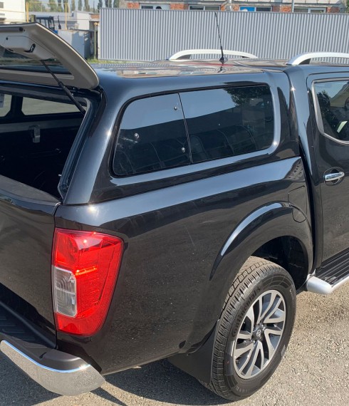 Кунг  Nissan Navara 2019+ Aeroklas с окнами на проветривание фото