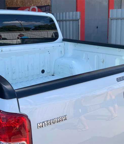 Защитные накладки на борта кузова Safari Mitsubishi L200 2015-2019 фото