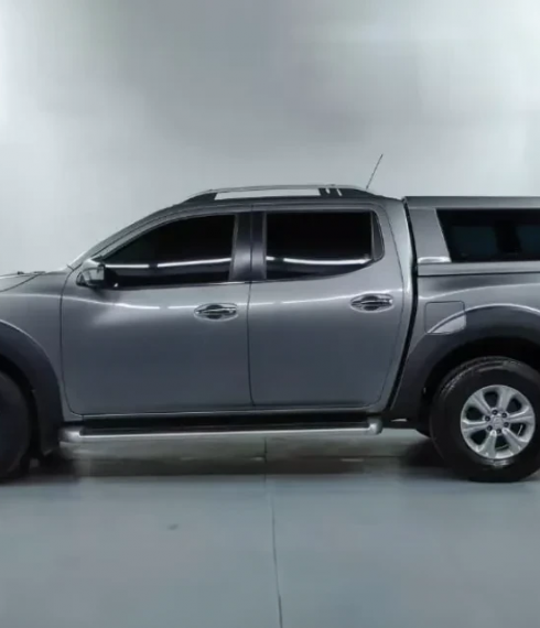 Кунг на Nissan Navara D23 Pop-Out Window Canopy 2015-2025 фото