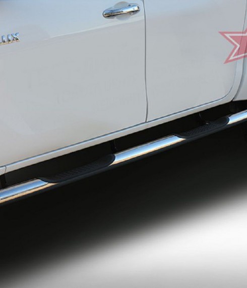 Пороги труба с проступью на Toyota Hilux нержавейка фото