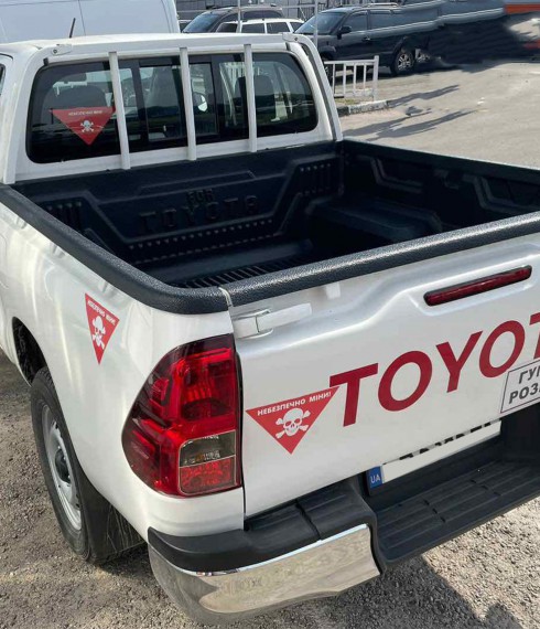 Защитный вкладыш Toyota Hilux 2015+ Aeroklas фото