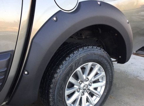 Расширители арок для Fiat Fullback от Safari фото