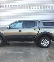 Накладки на двери для автомобиля Mitsubishi L-200 15-19 от Safari фото