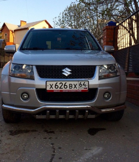 Труба одинарная с грилем на Suzuki Grand Vitara фото