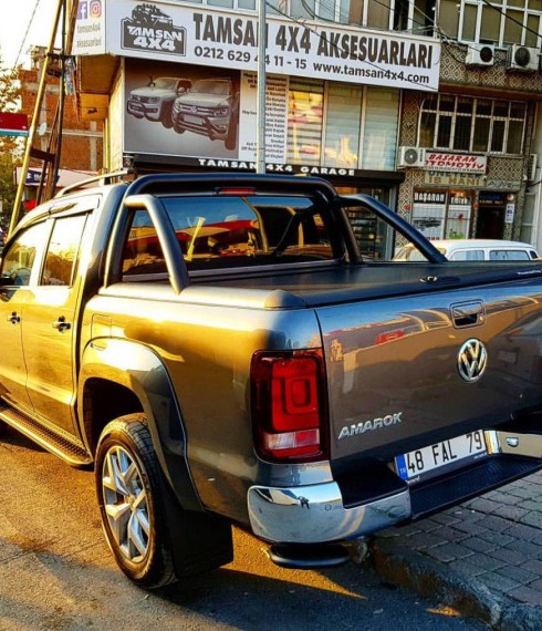 Ролета на Volkswagen Amarok 2010-2016 в комплекте с Oem Rollbar Mountain Top фото