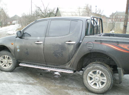 Подножки для Mitsubishi L-200 12-15 порог листом от Tamsan фото